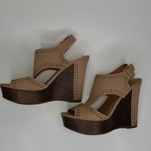 Maurices comfy cute wedges Like new size 6 shoes woman's sandals heels